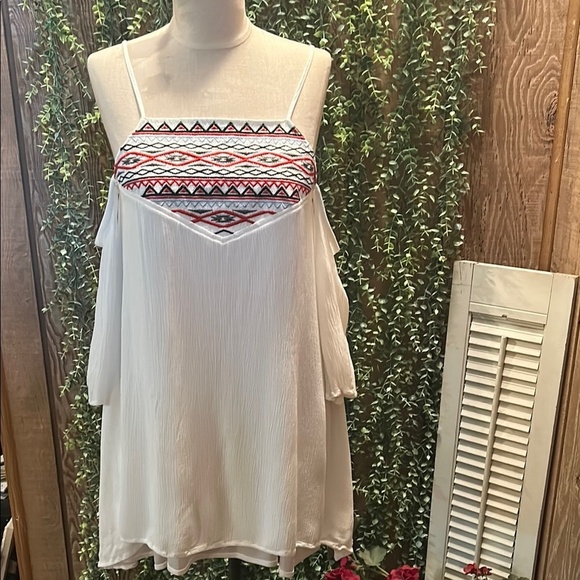 Dresses & Skirts - White Cold Shoulder Dress